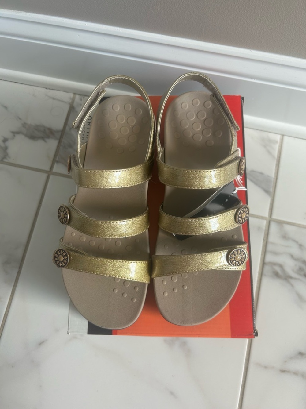 Vionic / Cathy Gold adjustable Triple-Strap Comfort Sandals